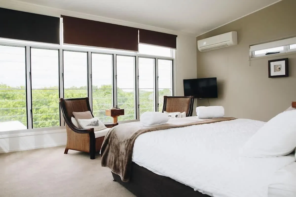 Family Beach House At Twin Waters Resort 0*,